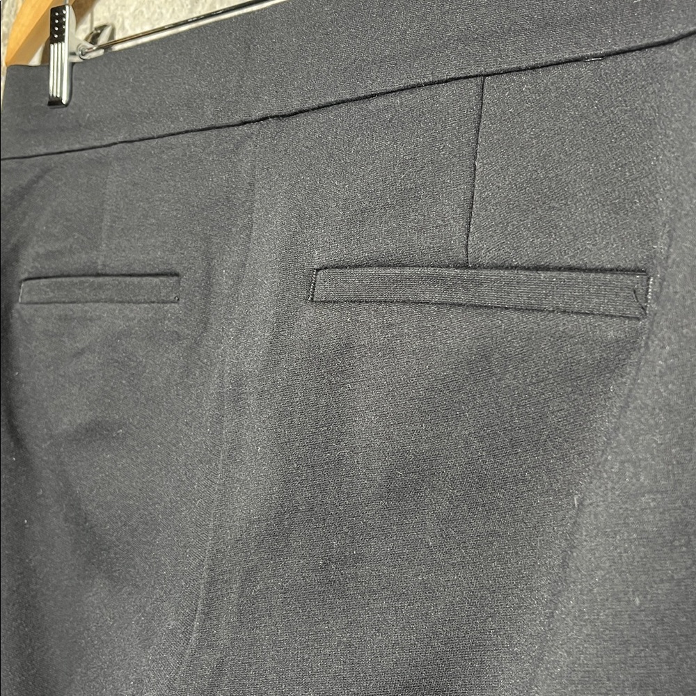 🆕NWT LOFT Leggings in Tuxedo Stripe Ponte Pants – 8P – Black/White - Picture 7 of 8